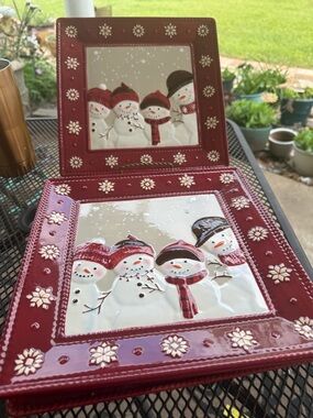 St Nicholas Square Warm Wishes
Two Charger/Plates 11" Square
Embossed Snowmen
